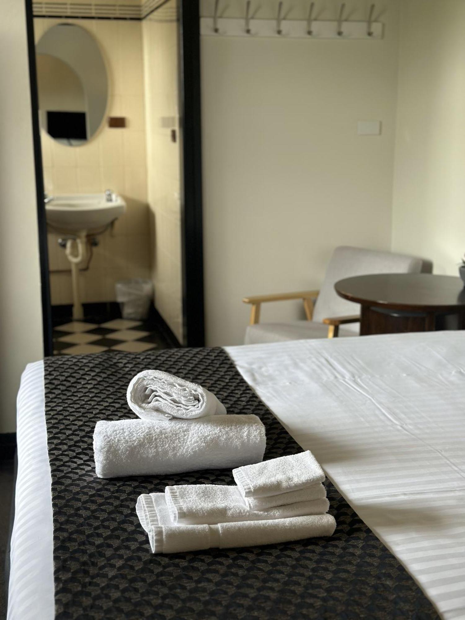 Romano'S Hotel & Suites Wagga Wagga Bagian luar foto