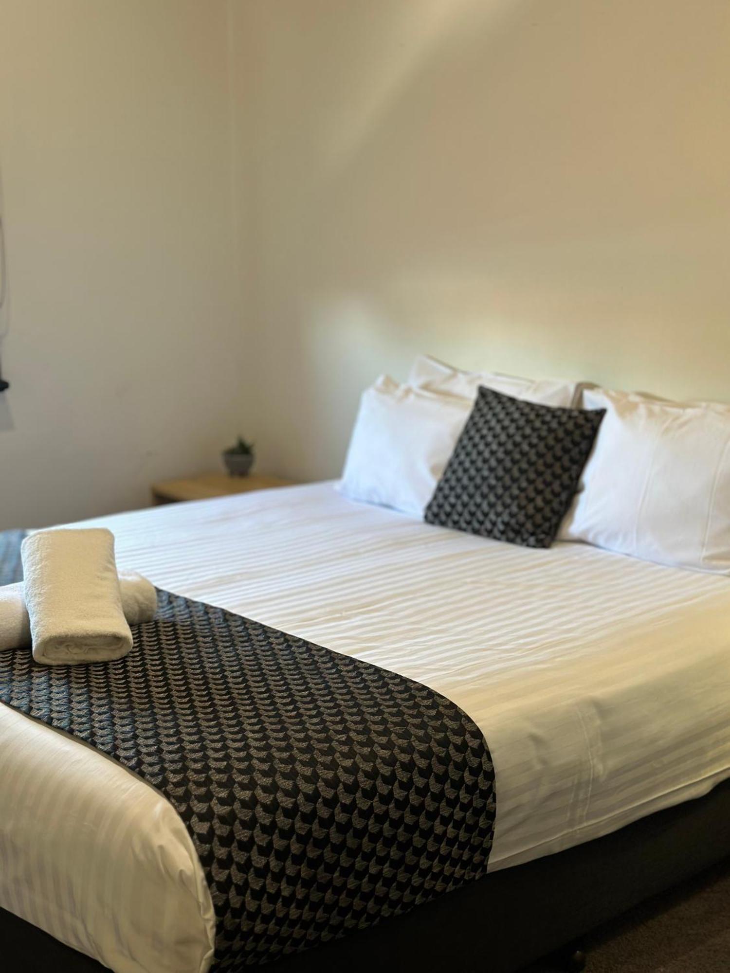 Romano'S Hotel & Suites Wagga Wagga Bagian luar foto